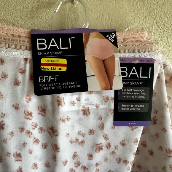 Bali Skimp Skamp Briefs with Pink Floral Design- 3 pack - Picture 2 of 5